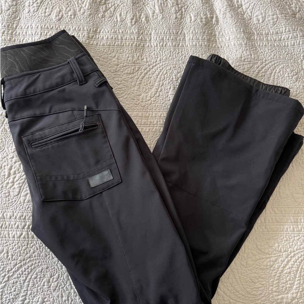 Black snow pants